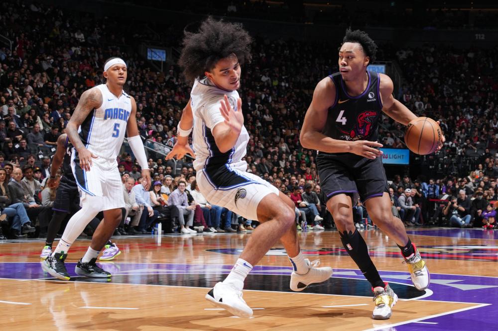 主力前锋受 主力前锋受