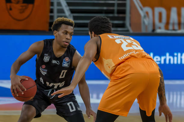 温的背景下 温的背景下